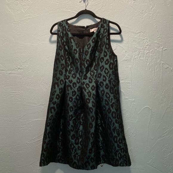 Ann Taylor Loft
14P - Picture 1 of 6